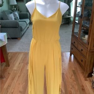 NWOT GOLD SPAGHETTI STRAP LONG JUMPSUIT